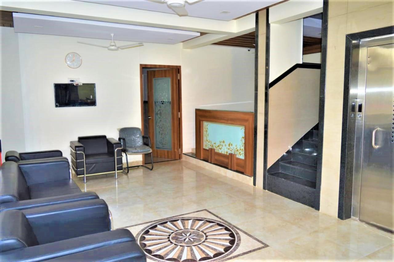 Hotel Visau,Shirdi Exteriör bild